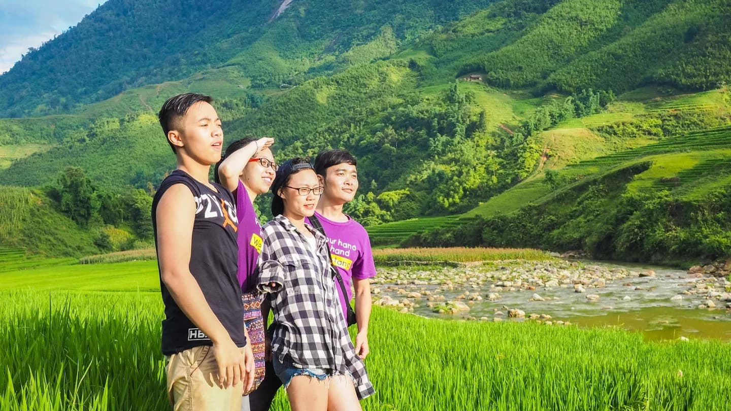 Tả Van: Nép mình giữa mùa lúa xanh 