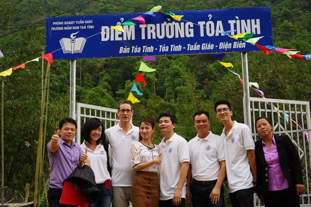Tổ chức phi chính phủ quốc tế Volunteers for Education