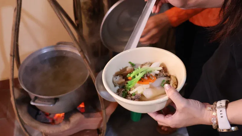 Dùng bữa, nghỉ trưa