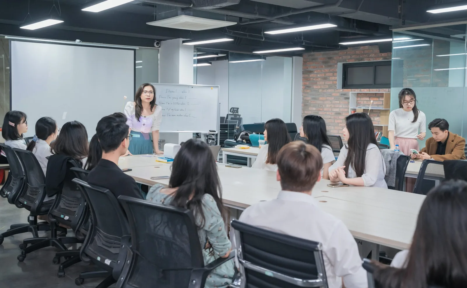 Con rèn luyện năng lực lãnh đạo thông qua HĐNK