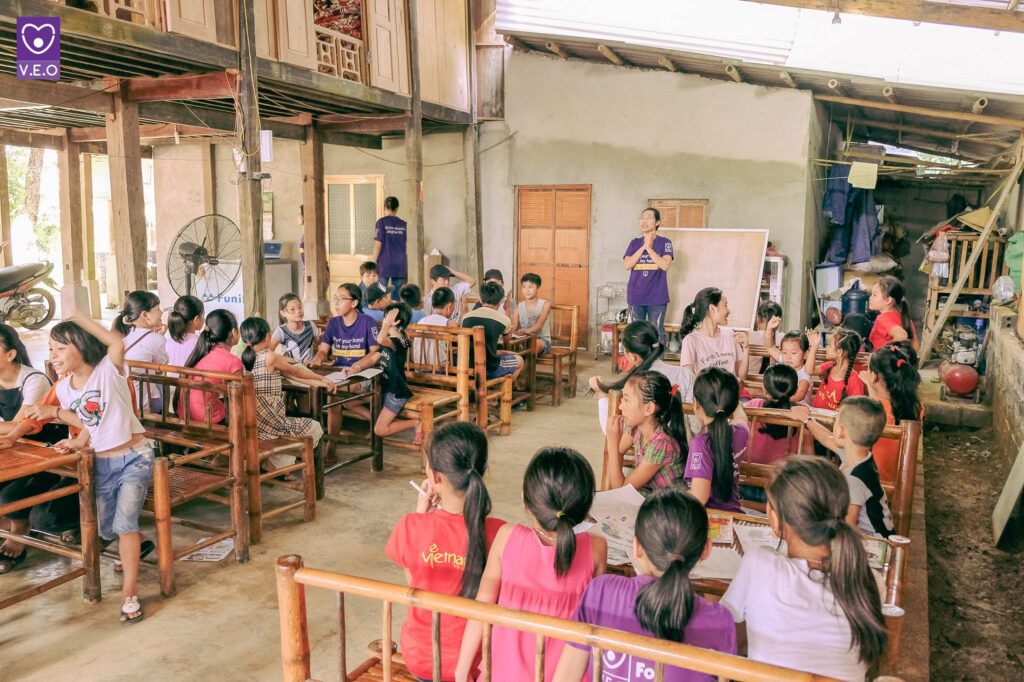 Trại hè kỹ năng sống là môi trường lý tưởng để rèn luyện kỹ năng làm việc nhóm cho con