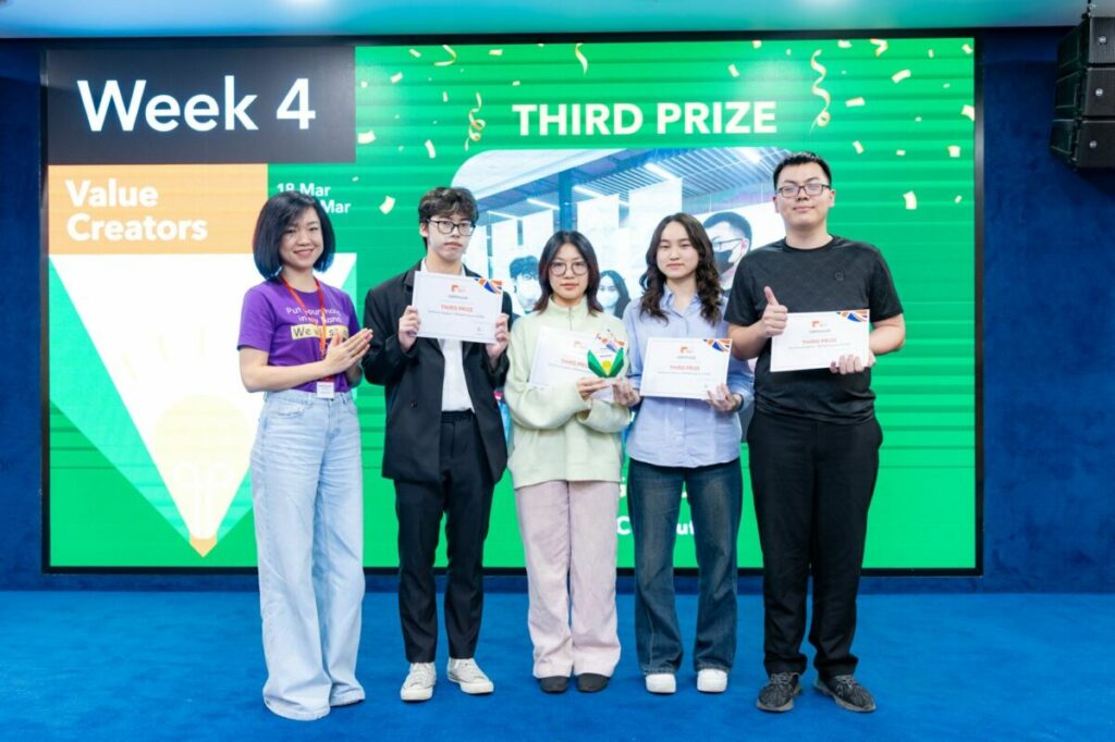 Nhóm giải ba chương trình Value Creators