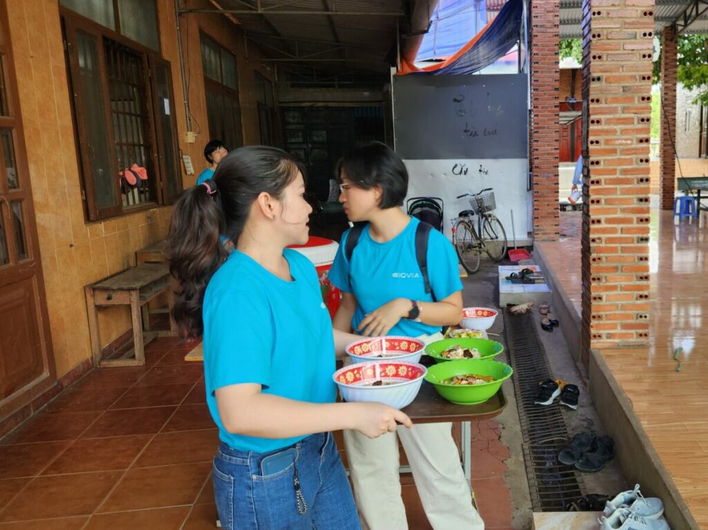 chương trình tình nguyện tại Mái ấm Linh Quang