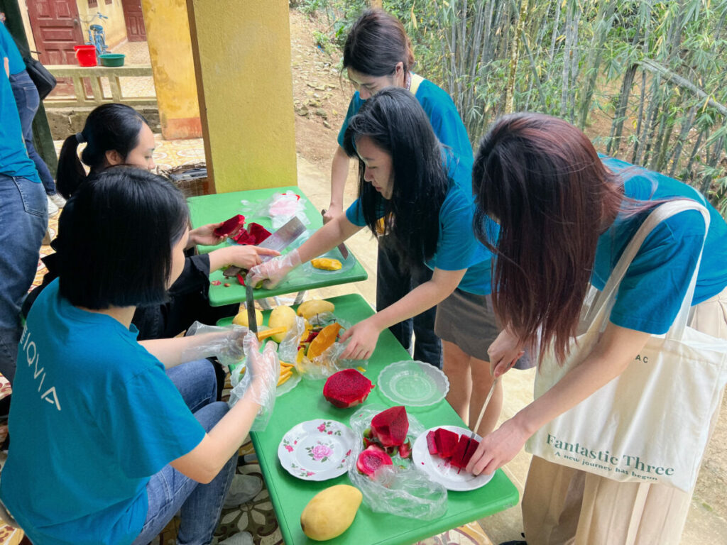 Hoạt động nấu ăn cho em
