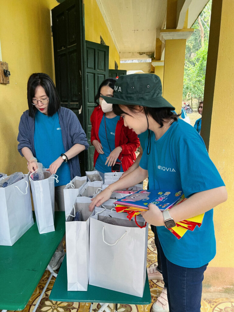 chương trình tình nguyện tại điểm trường Suối Lốn - Mai Châu