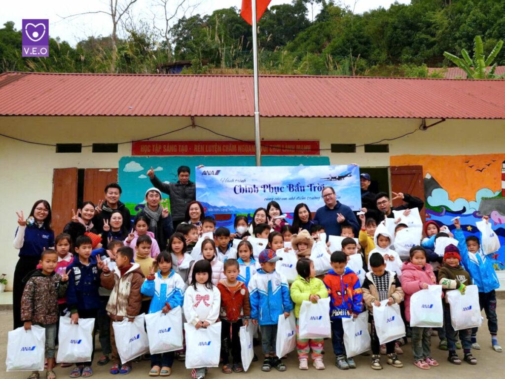 tình nguyện viên góp phần giảm thiểu tình trạng bỏ học, nâng cao nhận thức của người dân về tầm quan trọng của giáo dục
