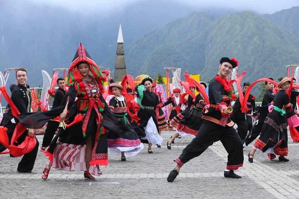 Lễ hội văn hóa trên đỉnh Fansipan