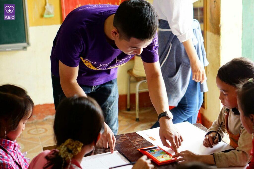 Nếu muốn phát triển kỹ năng sư phạm thì bạn nên chọn những công việc liên quan dến dạy học