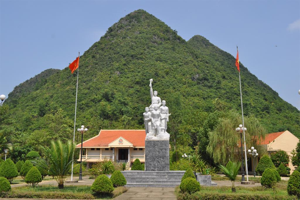 Đến với Đền thờ liệt sĩ huyện Bắc Sơn, bạn sẽ được giáo dục truyền thống và những giá trị lịch sử của mảnh đất Lạng Sơn  