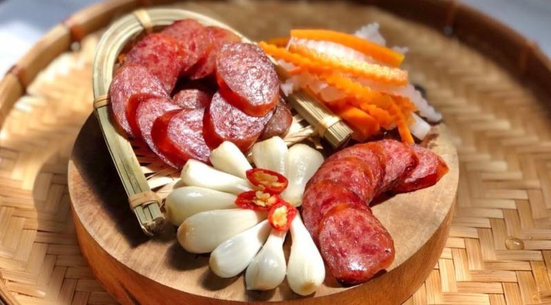 Những món ăn đặc sản là điều bạn không thể bỏ qua khi du lịch đến La Pán Tẩn