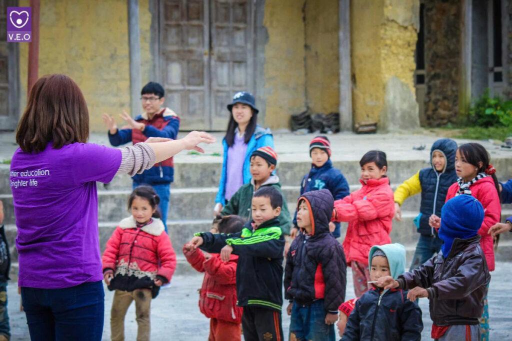 Bạn cũng có thể tham khảo ý kiến của những người đã từng tham gia công việc thiện nguyện