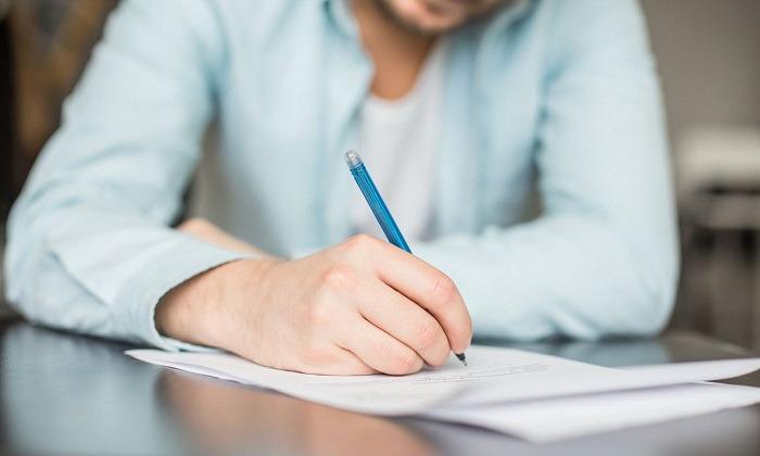 Hãy chủ động hẹn gặp hoặc trao đổi trực tiếp với người bạn nhờ viết thư giới thiệu