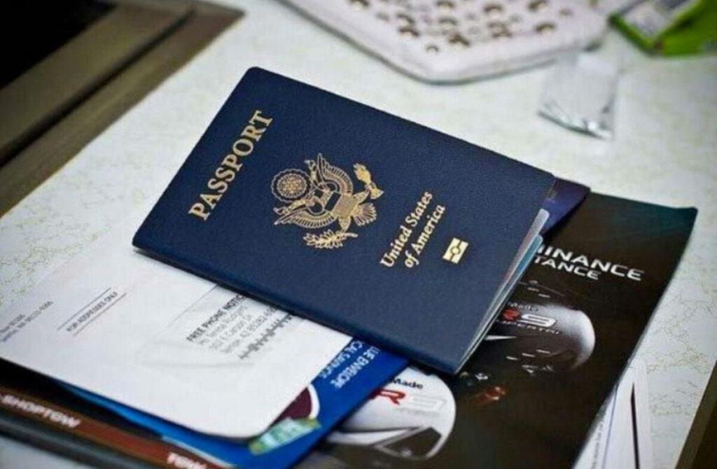 Bạn nên kiểm tra hồ sơ du học thật kỹ trước khi nộp cho nhà trường