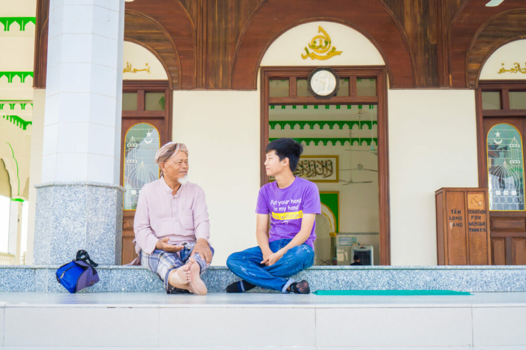 Liên hệ với người dân địa phương trước khi bắt đầu chuyến đi.
