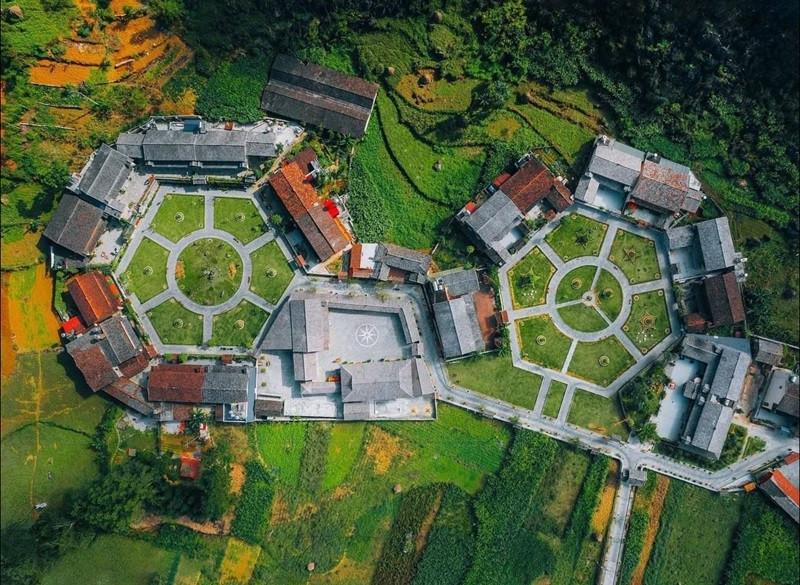 Làng văn hóa Pả Vi với kiến trúc bát quái độc đáo
